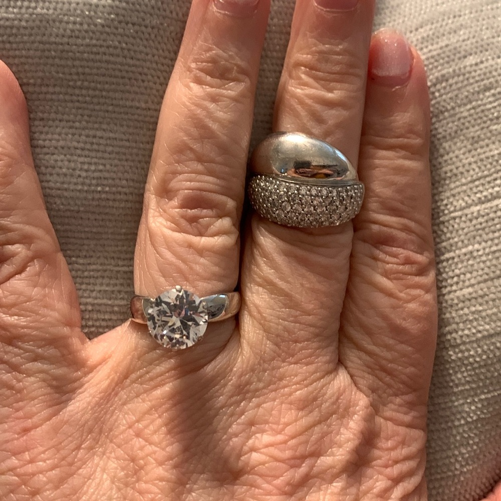 Set of Two Vintage Bella Luce rings in VGUC